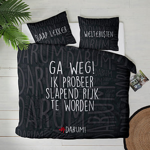 Dekbedovertrek #DARUM! Slapend Rijk Dekbedovertrek - Lits-Jumeaux (240x220 cm) - Zwart Microvezel - Dessin: Tekst - #DARUM! - Dekbed-Discounter.nl