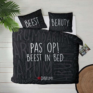 Dekbedovertrek #DARUM! Beest in Bed Dekbedovertrek - Tweepersoons (200x200 cm) - Zwart Microvezel - Dessin: Tekst - #DARUM! - Dekbed-Discounter.nl